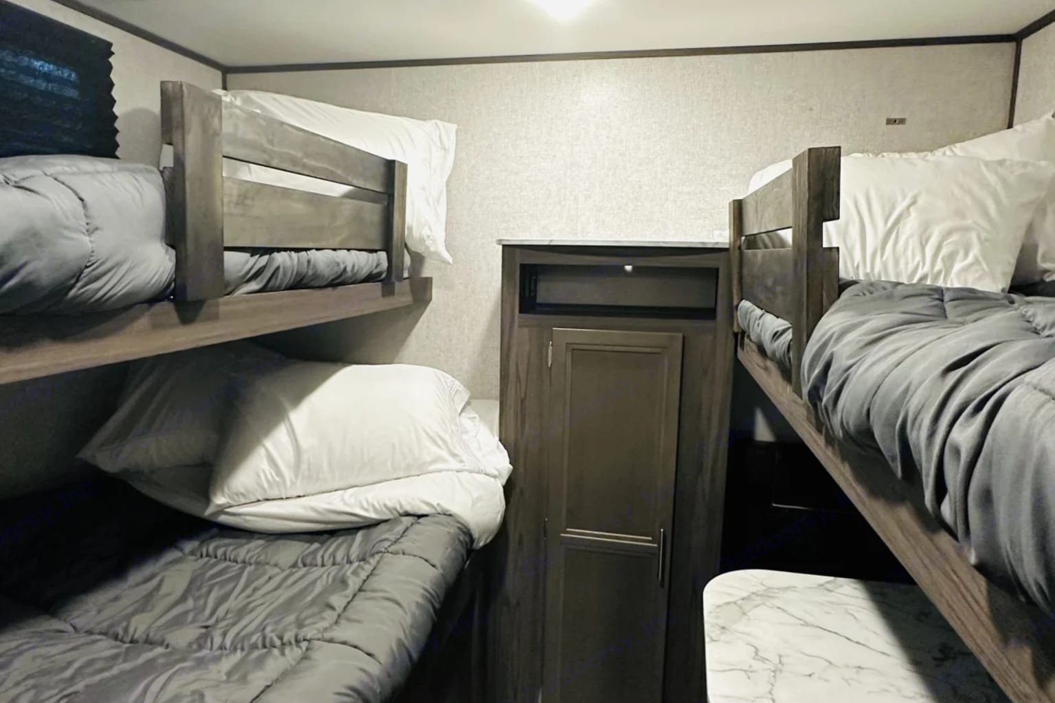 "Koda" ***Delivery Only*** 2021 Dutchmen Kodiak 283BHSL Travel Trailer