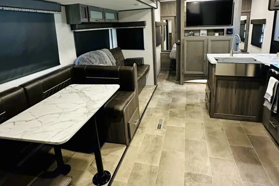 "Koda" ***Delivery Only*** 2021 Dutchmen Kodiak 283BHSL Travel Trailer