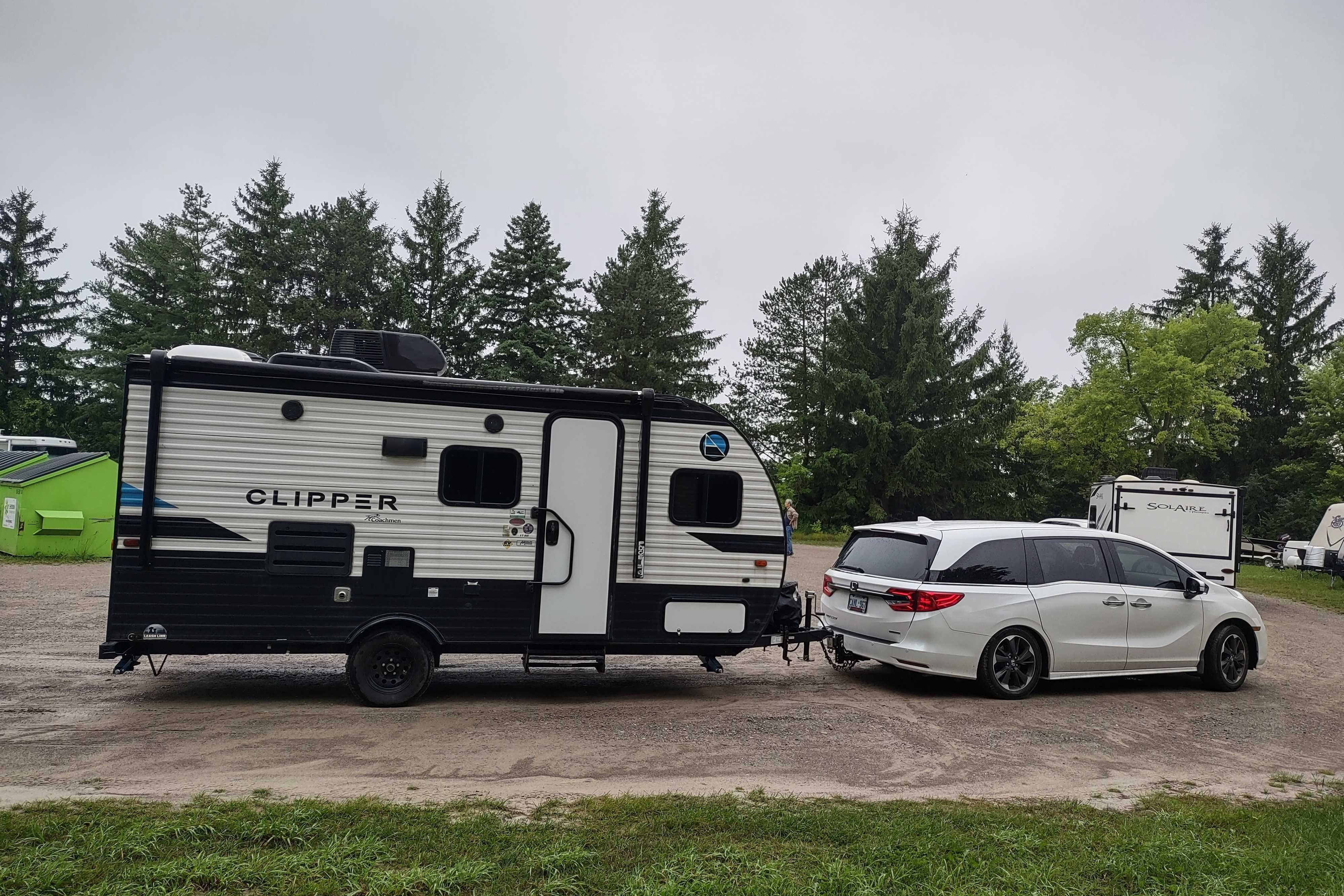 2020 Coachman Clipper trailer with bunks 17BH