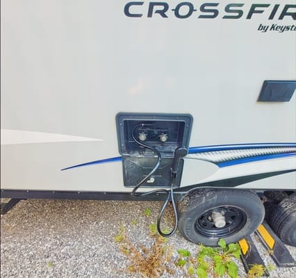 Samantha's 2190ex Hybrid - Family and Pet Friendly!