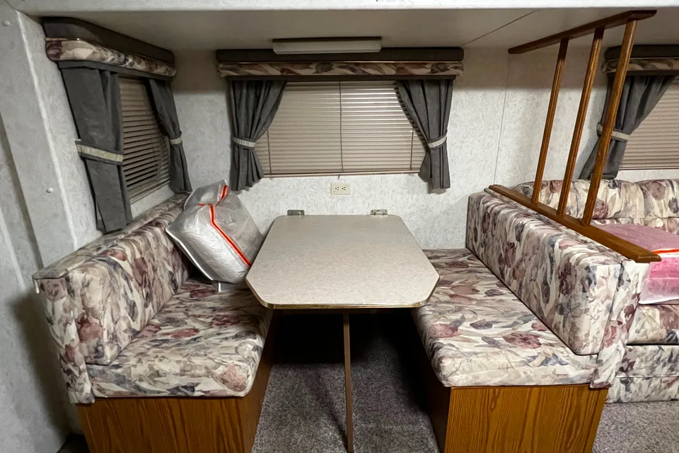 Ambient living (31ft)