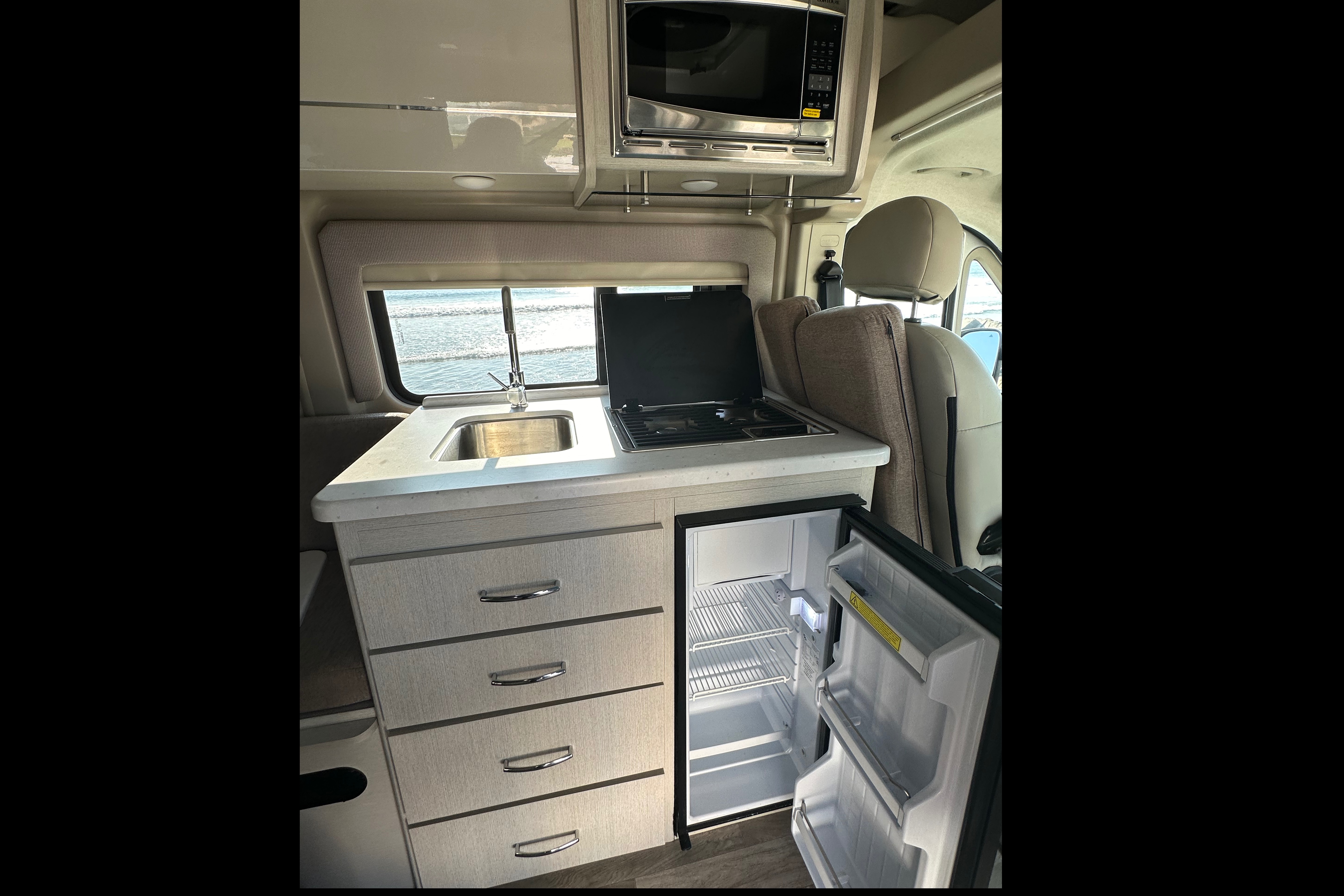 Gus's Thor Motor Coach Rize 18g Class B