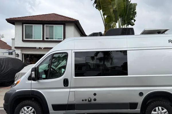 Gus's Thor Motor Coach Rize 18g Class B