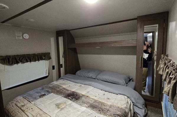 Keystone Hideout 28RKS Travel Trailer