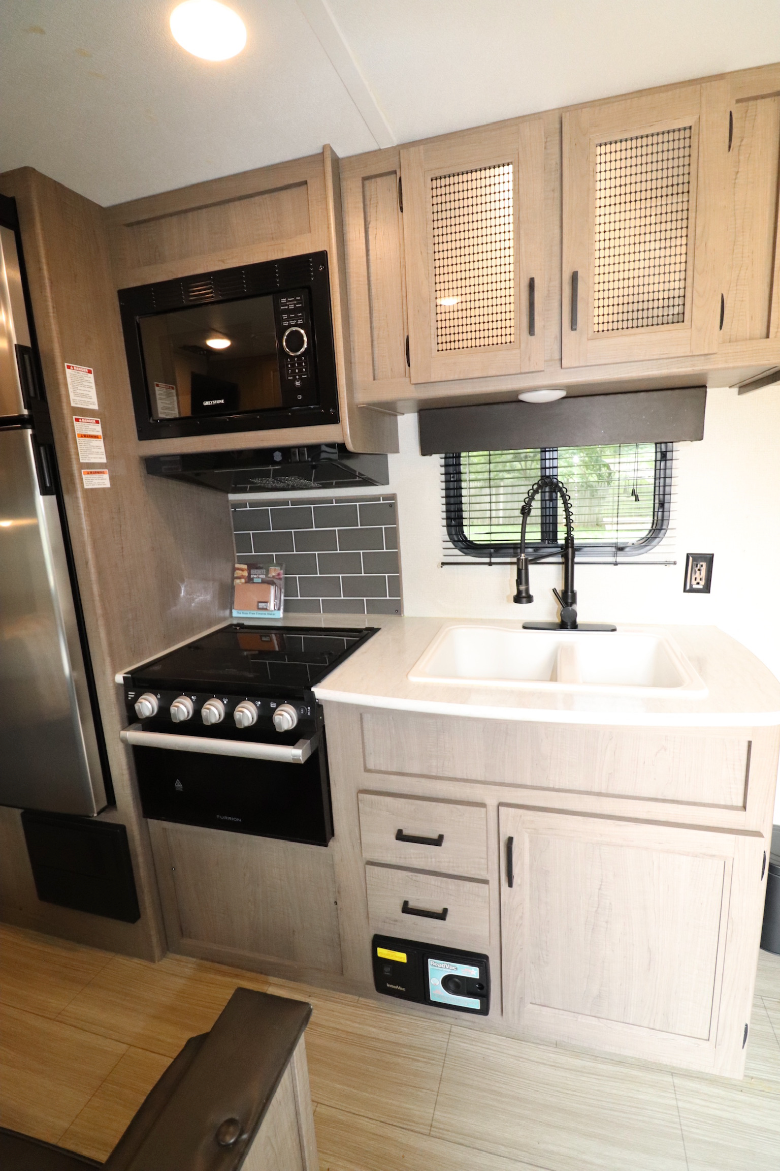 2021 Hideout 262BH Family Lux Bunkhouse Camper