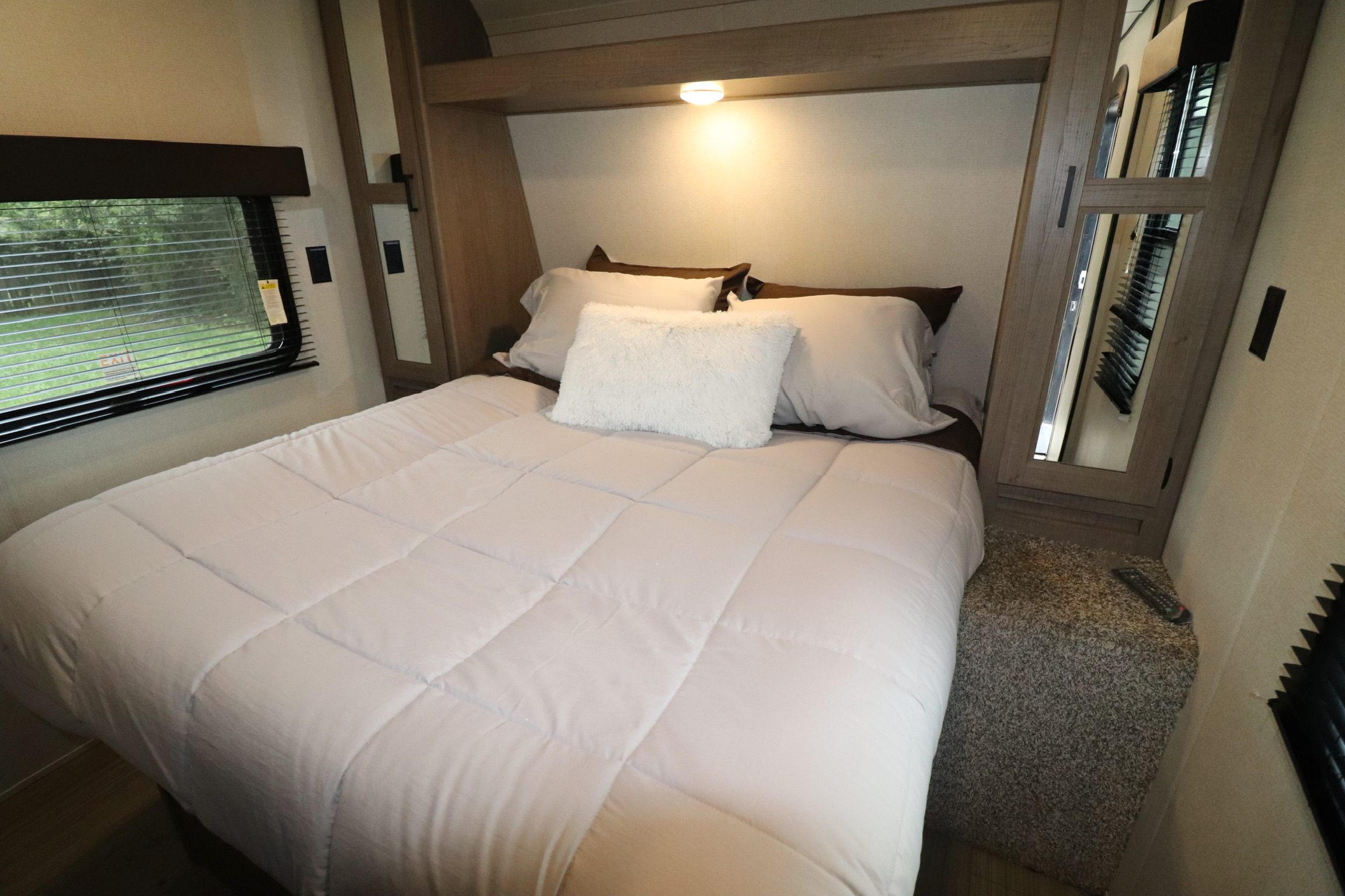 2021 Hideout 262BH Family Lux Bunkhouse Camper