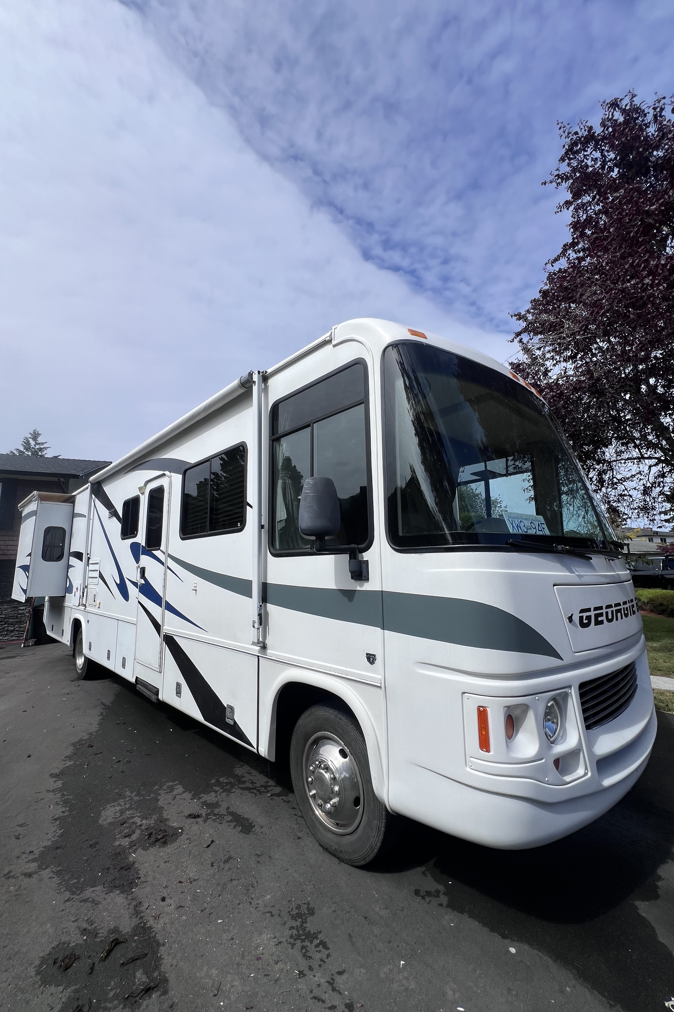 Alyssa’s  Goergie boy  37’ class a Class A