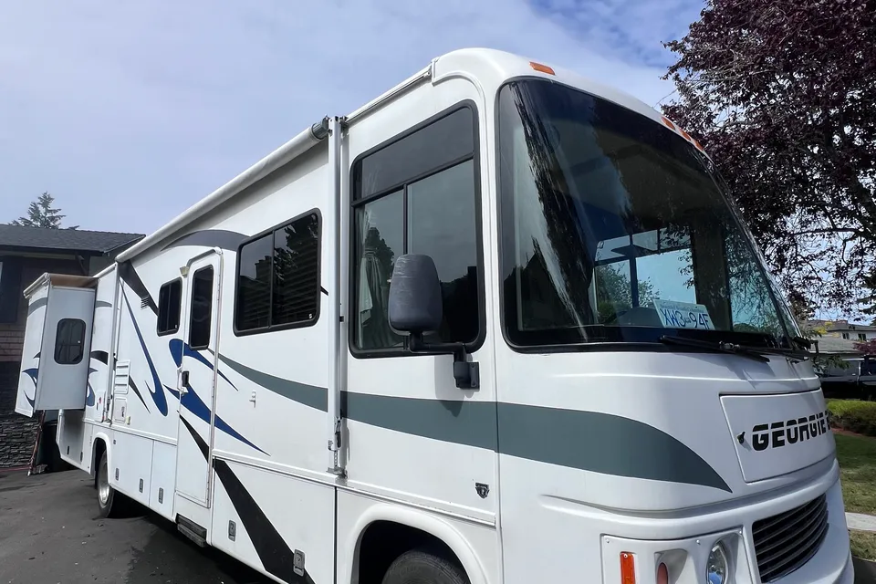 Alyssa’s Georgie Boy 37’ Class A