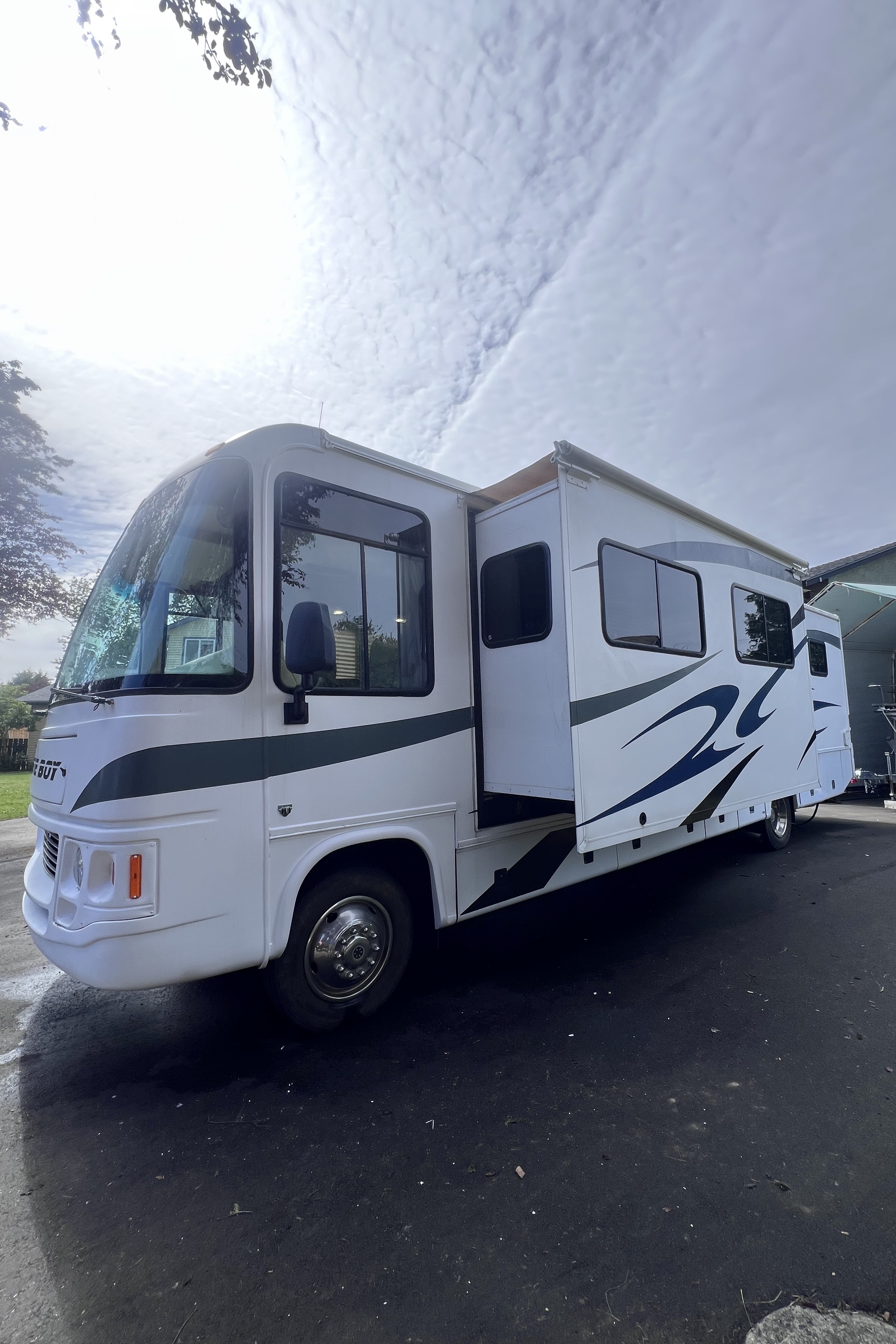 Alyssa’s  Goergie boy  37’ class a Class A