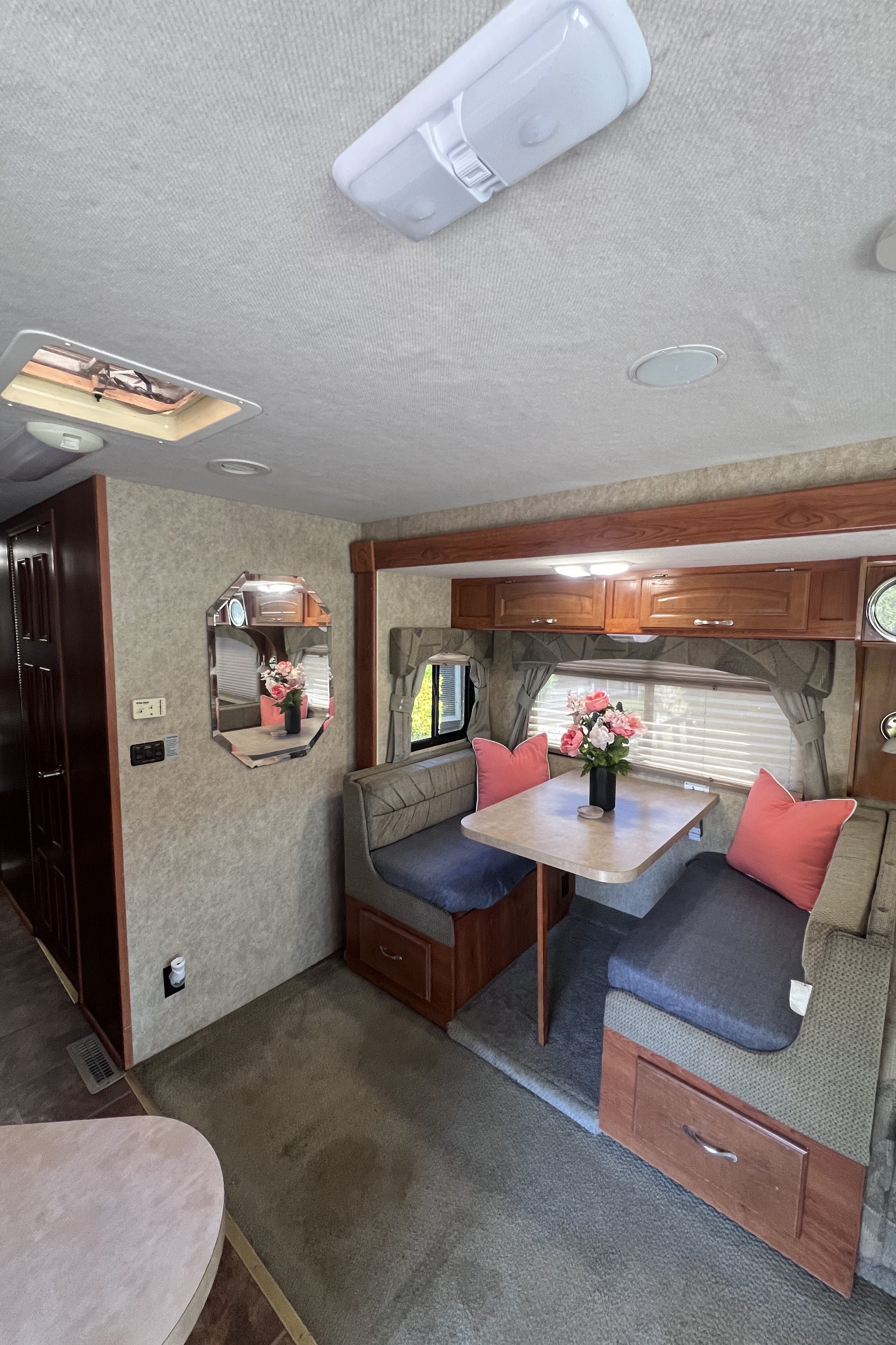 Alyssa’s  Goergie boy  37’ class a Class A