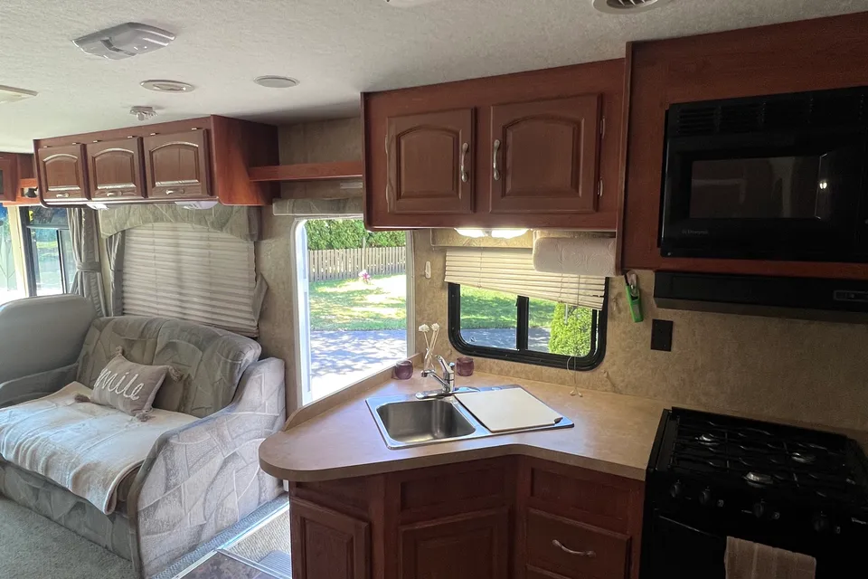 Alyssa’s Georgie Boy 37’ Class A