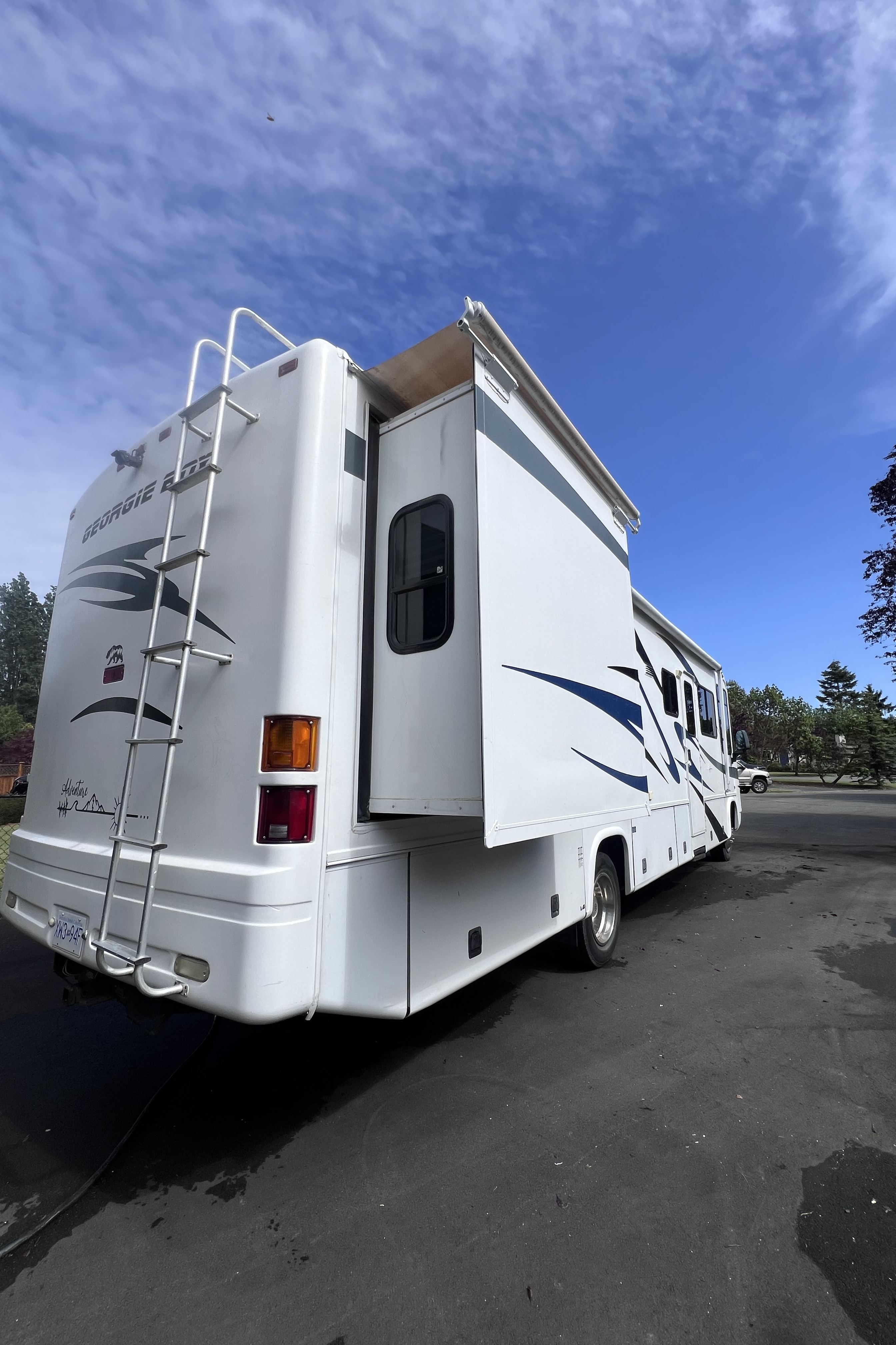 Alyssa’s  Goergie boy  37’ class a Class A