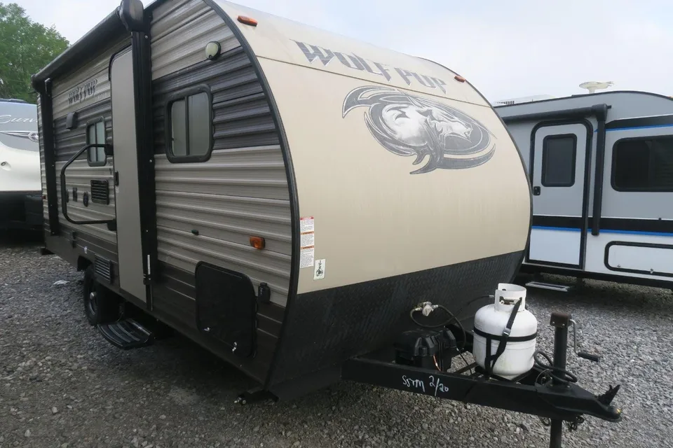 Roulotte familiale Forest River Wolfpup 16BHS