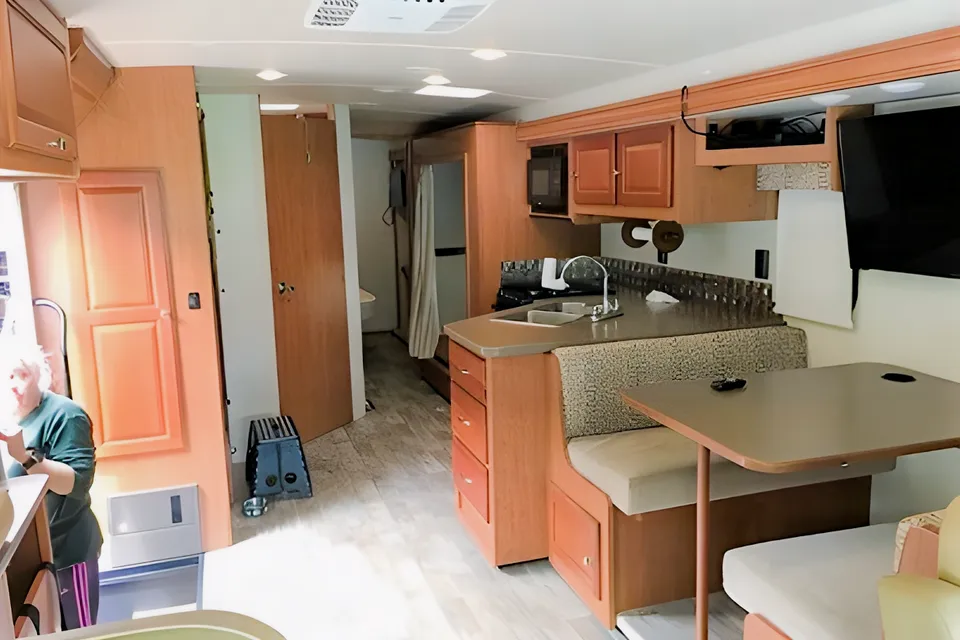Melissa's Winnebago vista 31E Class A