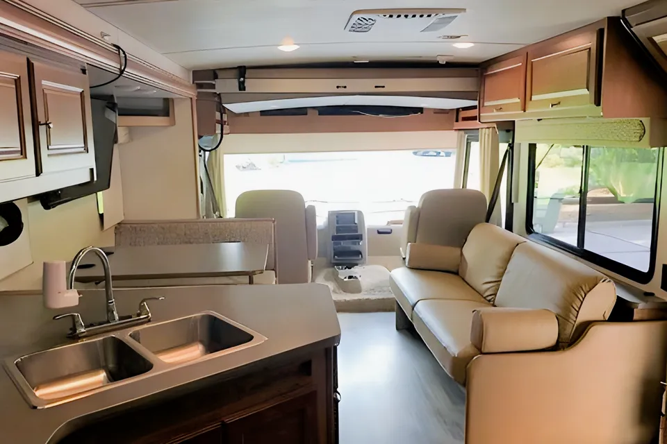 Melissa's Winnebago vista 31E Class A