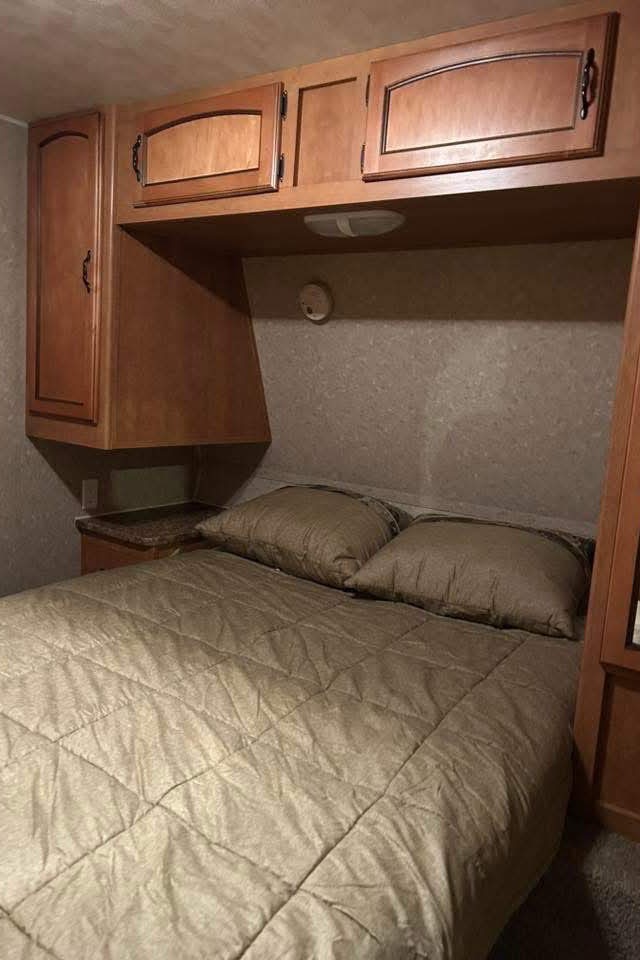 Brad's Palomino Puma 33FQSS Travel Trailer