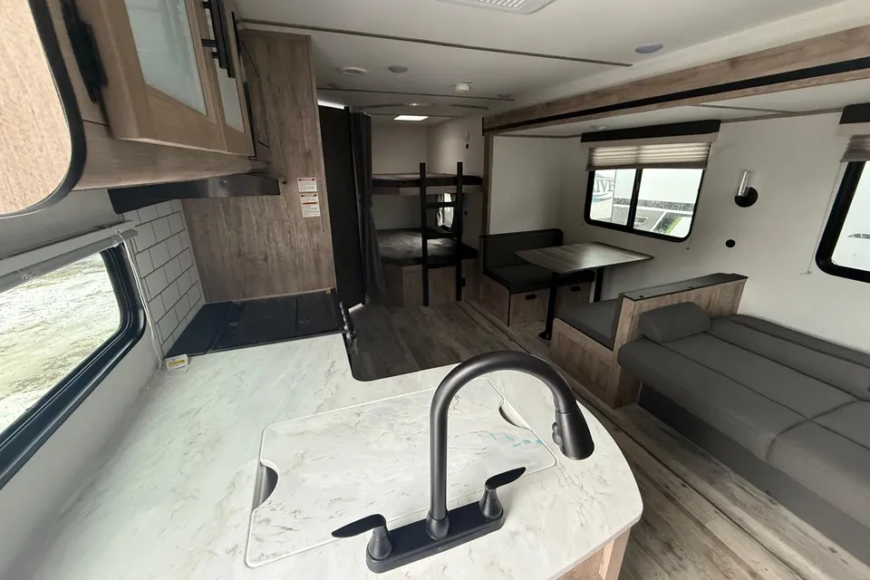 Danny's Grand River 27 bhs Travel Trailer