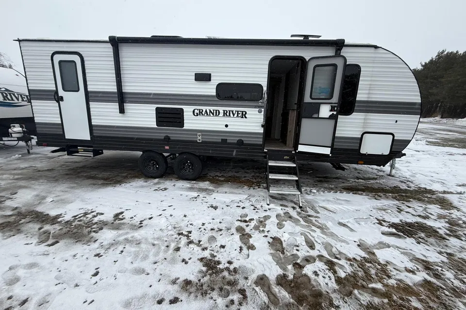 Danny's Grand River 27 bhs Travel Trailer