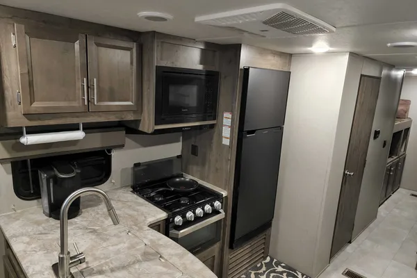 34 foot 3 slide out 2020 forest river 34bhts travel trailer
