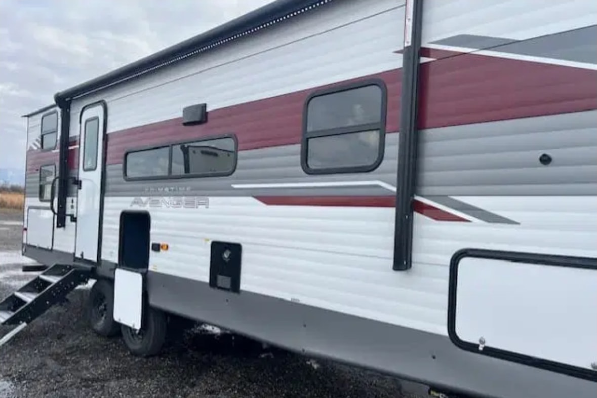Tatiana's Avenger 25MKB Travel Trailer
