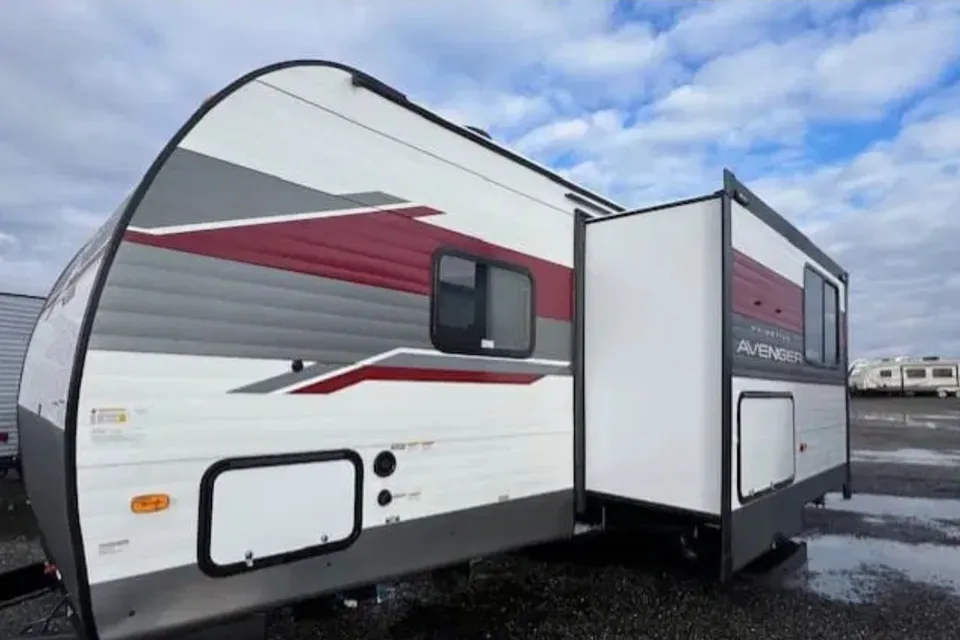 Tatiana's Avenger 25MKB Travel Trailer