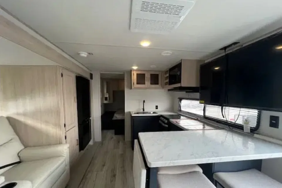 Tatiana's Avenger 25MKB Travel Trailer
