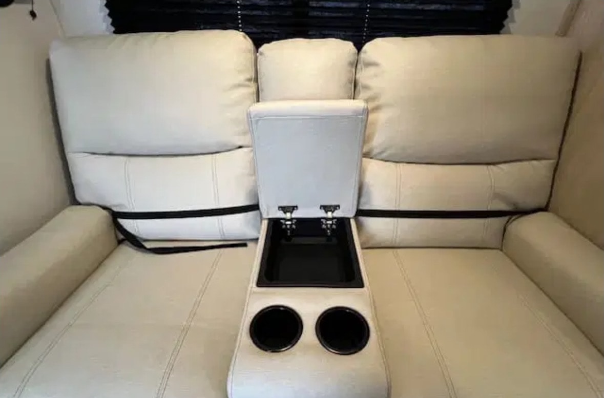 Tatiana's Avenger 25MKB Travel Trailer