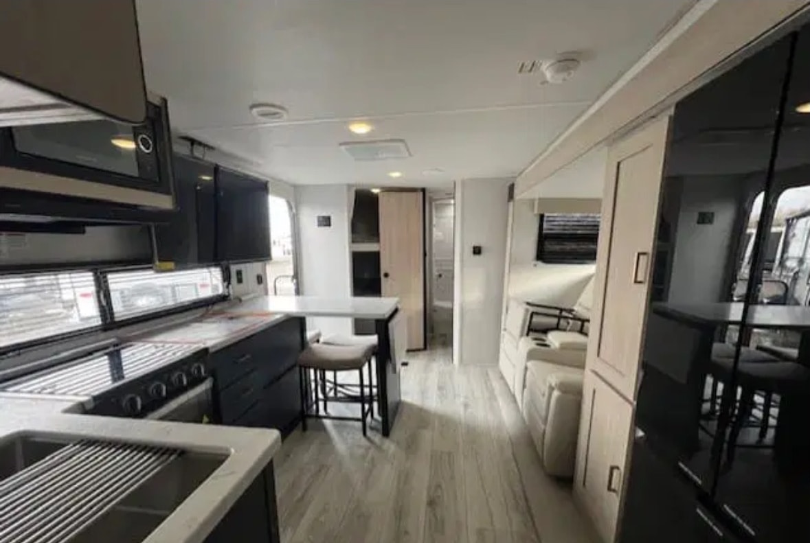 Tatiana's Avenger 25MKB Travel Trailer