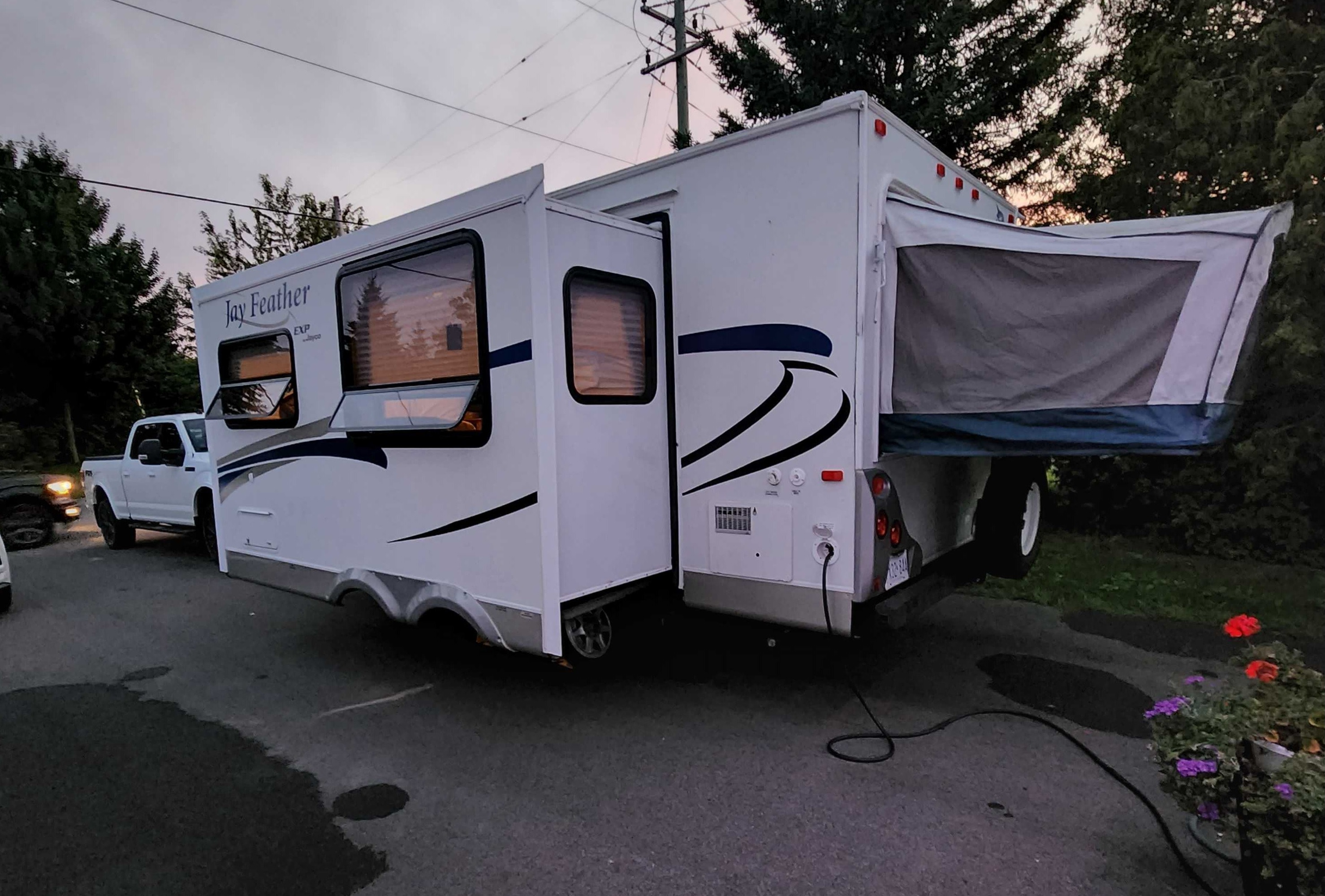 2010 Jayco Jay Feather EXP 21M Hybrid