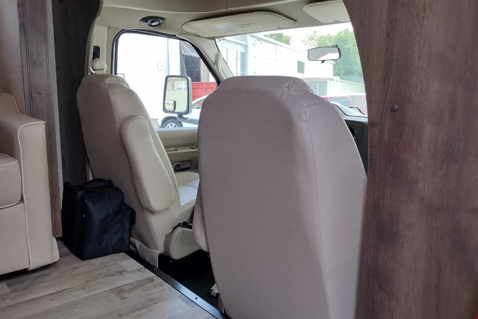 Like NEW Jayco RedHawk Ready for your Next Family Adventure 