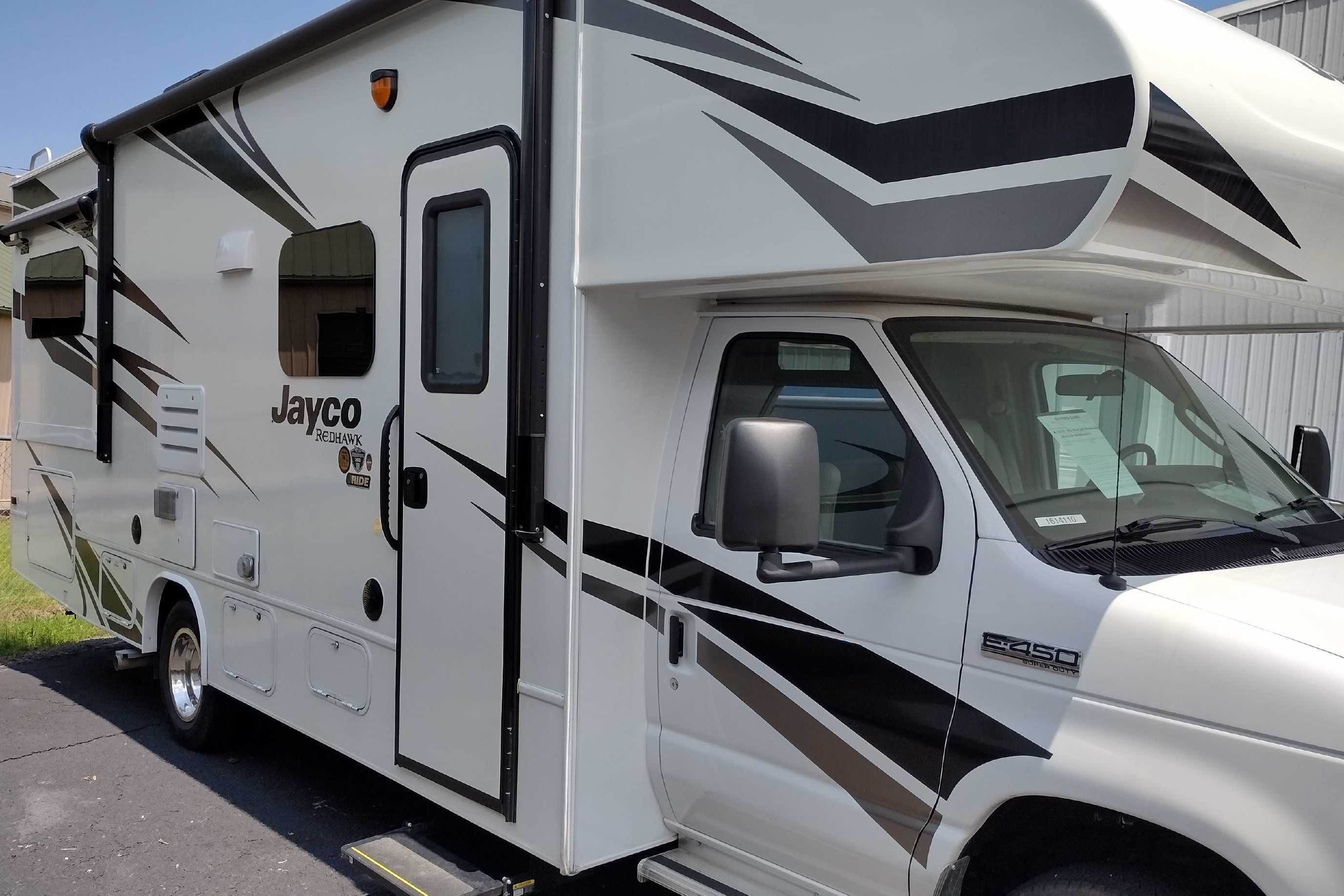 Like NEW Jayco RedHawk Ready for your Next Family Adventure 