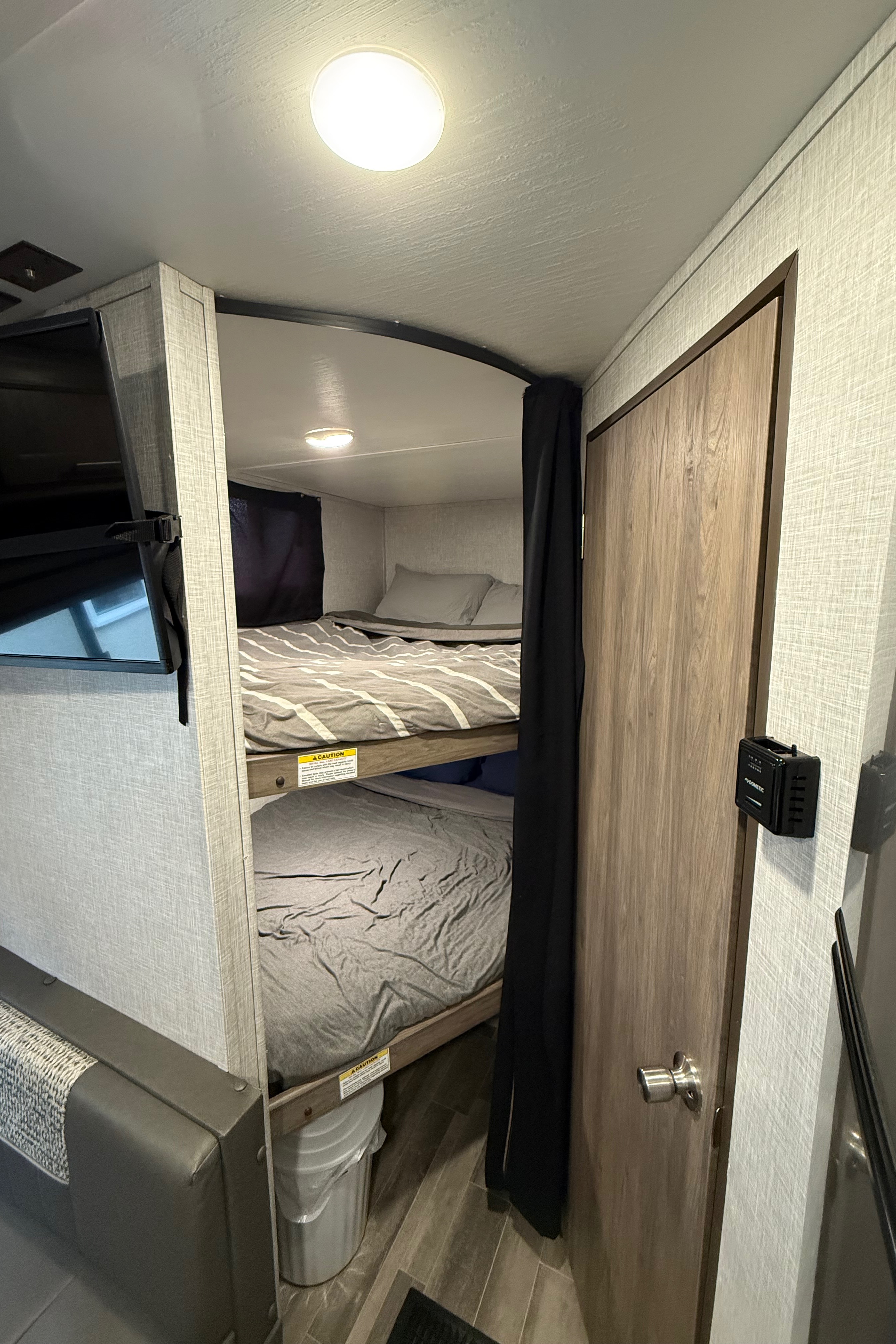 Crossroads Zinger Travel Trailer