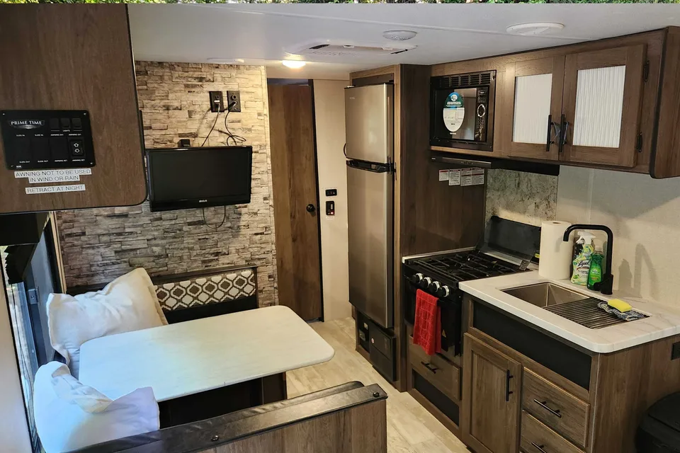2021 Avenger Bunk House