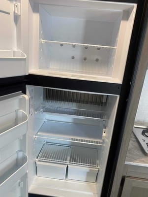 Full Service Trailer Rental! 25ft & Sleeps 6!