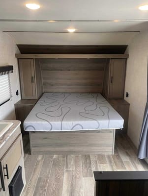 Full Service Trailer Rental! 25ft & Sleeps 6!