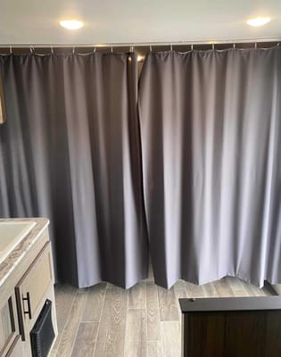 Full Service Trailer Rental! 25ft & Sleeps 6!