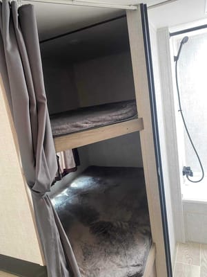 Full Service Trailer Rental! 25ft & Sleeps 6!