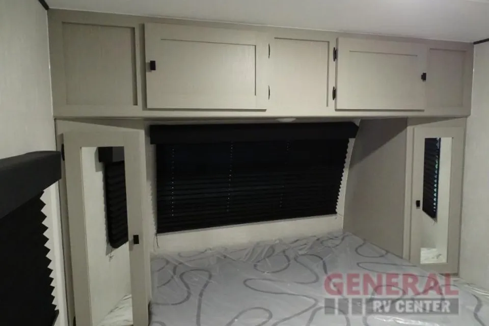 Coachmen Apex Ultra-Lite Travel Trailer