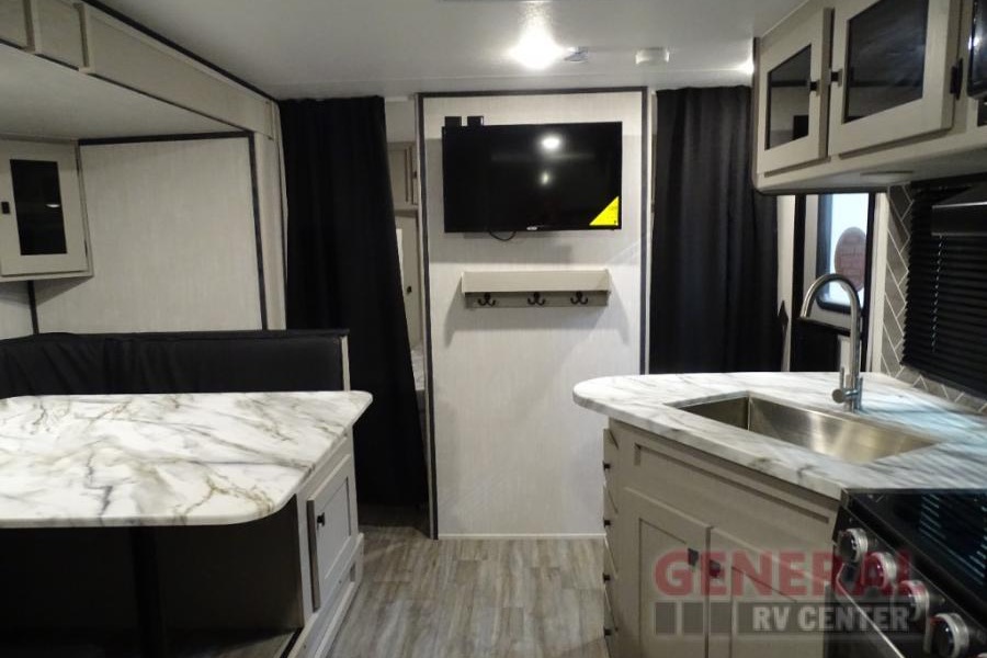 Coachmen Apex Ultra-Lite Travel Trailer