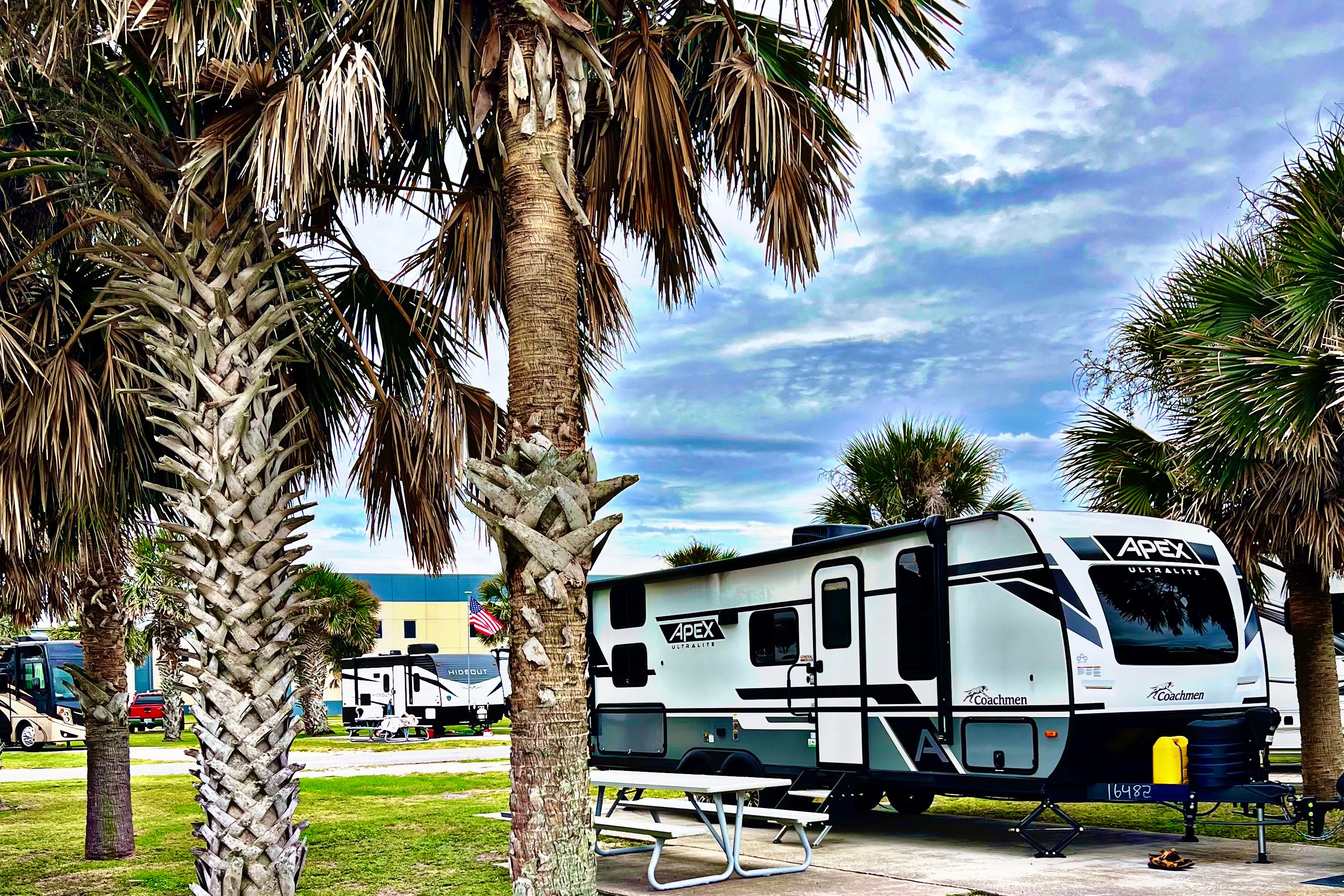 Coachmen Apex Ultra-Lite Travel Trailer