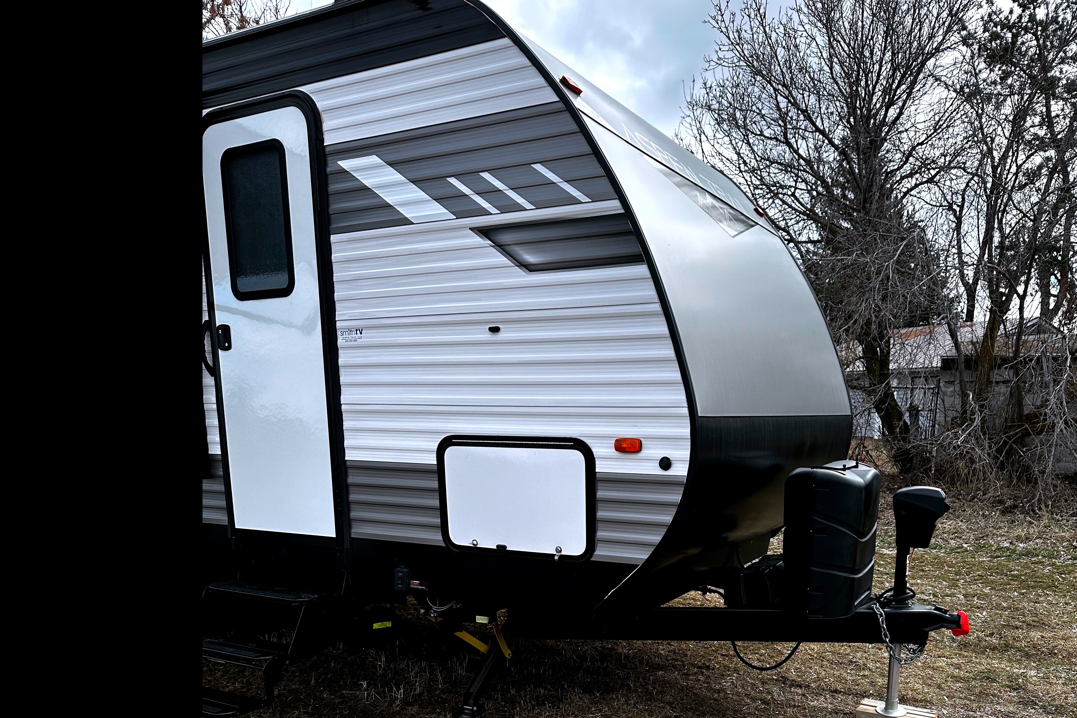 Family friendly 2022 32’ Aspen trail Travel Trailer