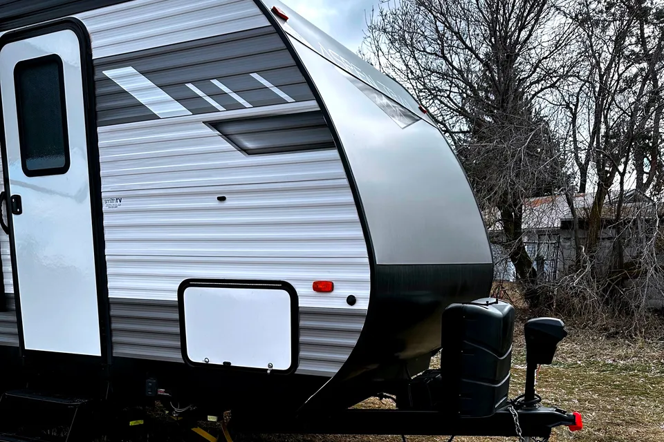 Family friendly 2022 32’ Aspen trail Travel Trailer