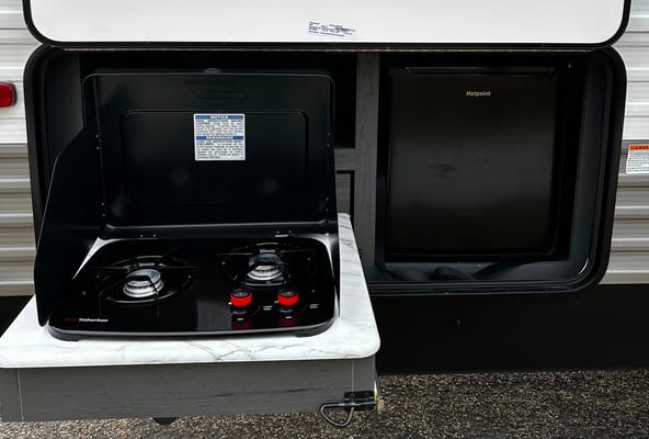 Family friendly 2022 32’ Aspen trail Travel Trailer