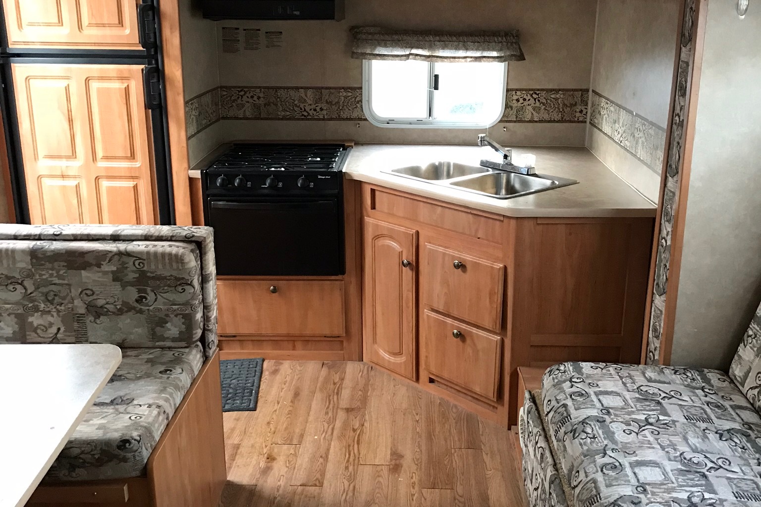 Michael 's Starcraft RKS2500 Travel Trailer