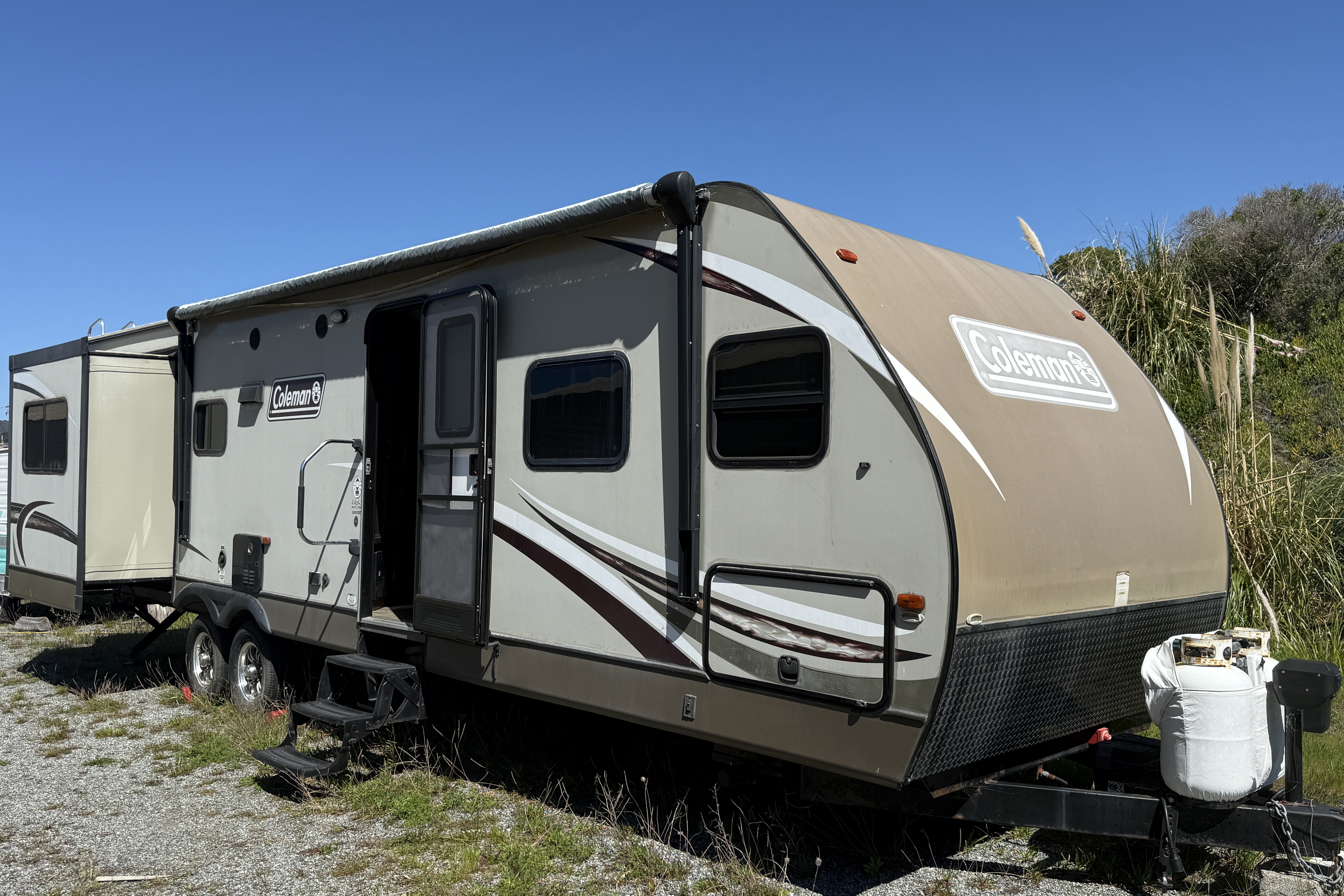 THE 35 FOOT CALIFORNIA TRAVEL TRAILER