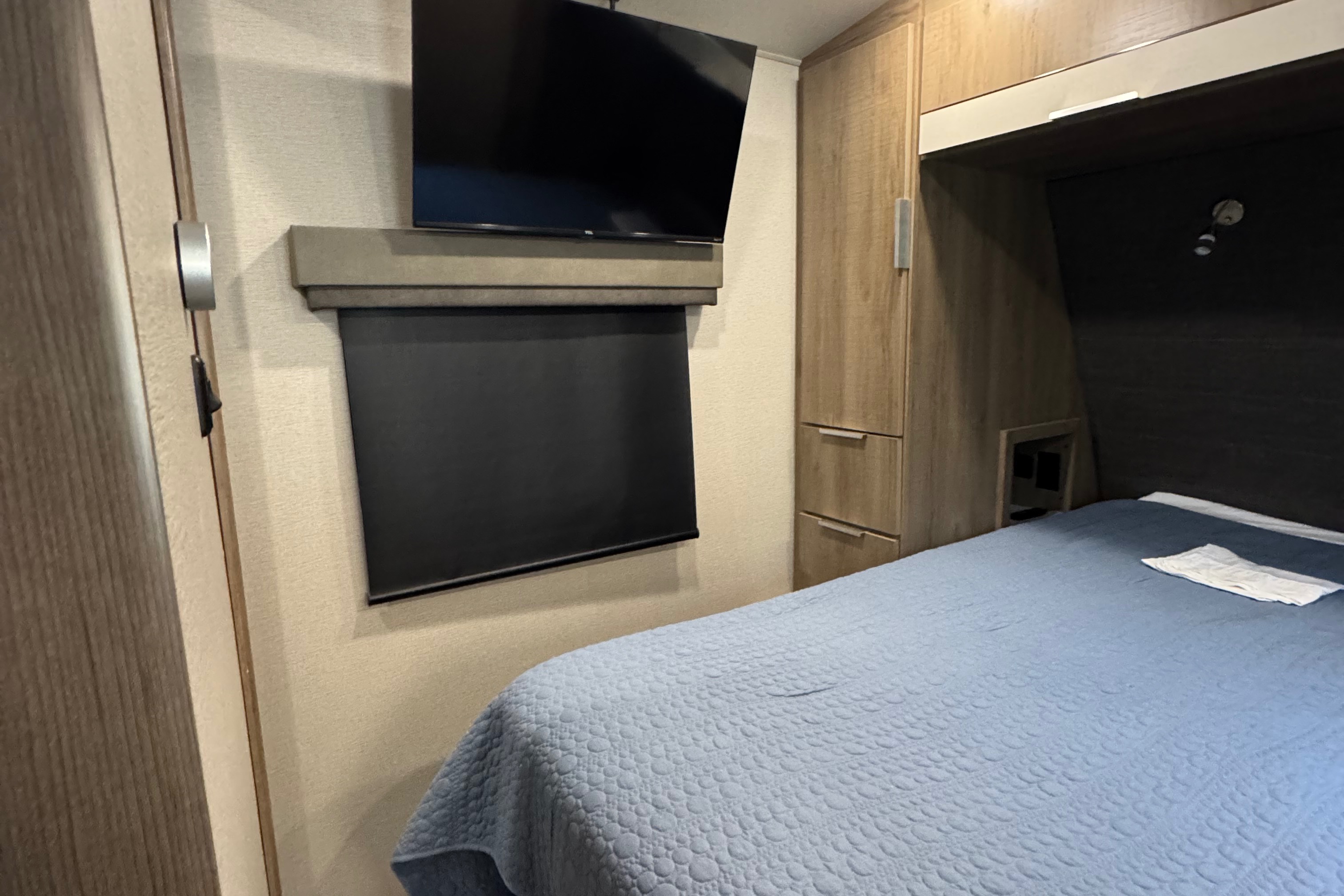 Grand Design Imagine 3250BH - Sleeps 8