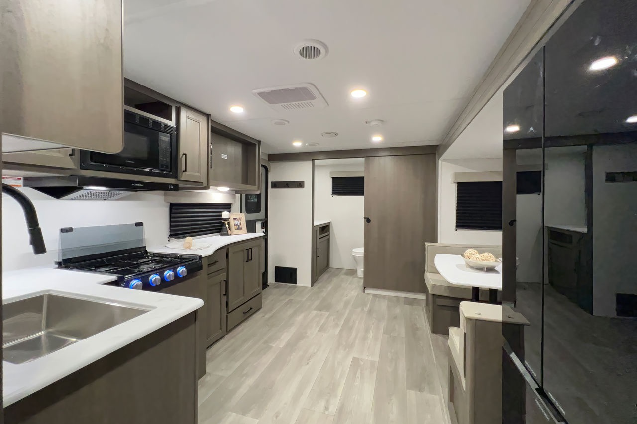 DJs Glam Jam GrandDesign Transcend TR22RBX-2025 Travel Trailer