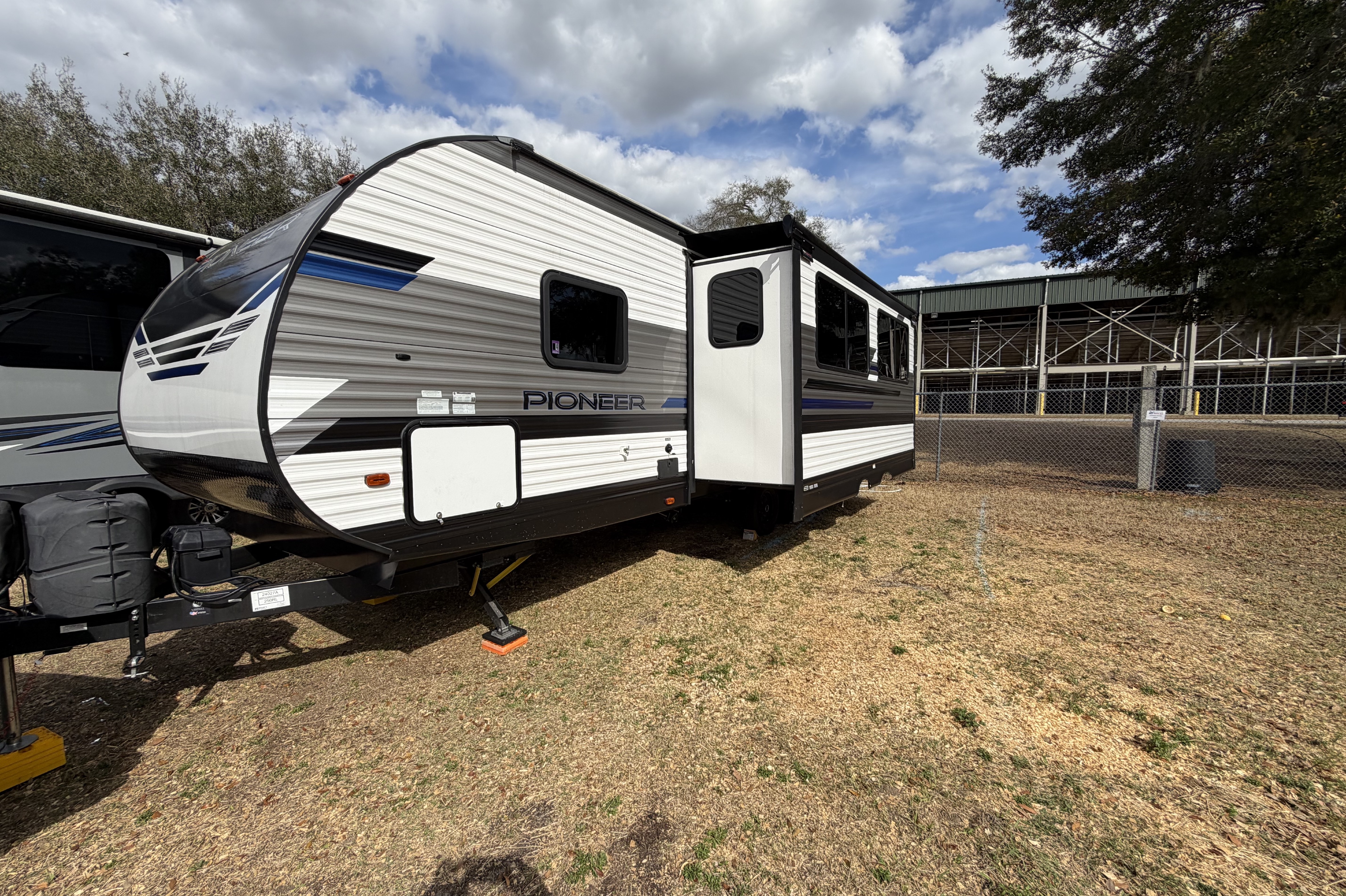 Rodney's Heartland Pioneer Travel Trailer