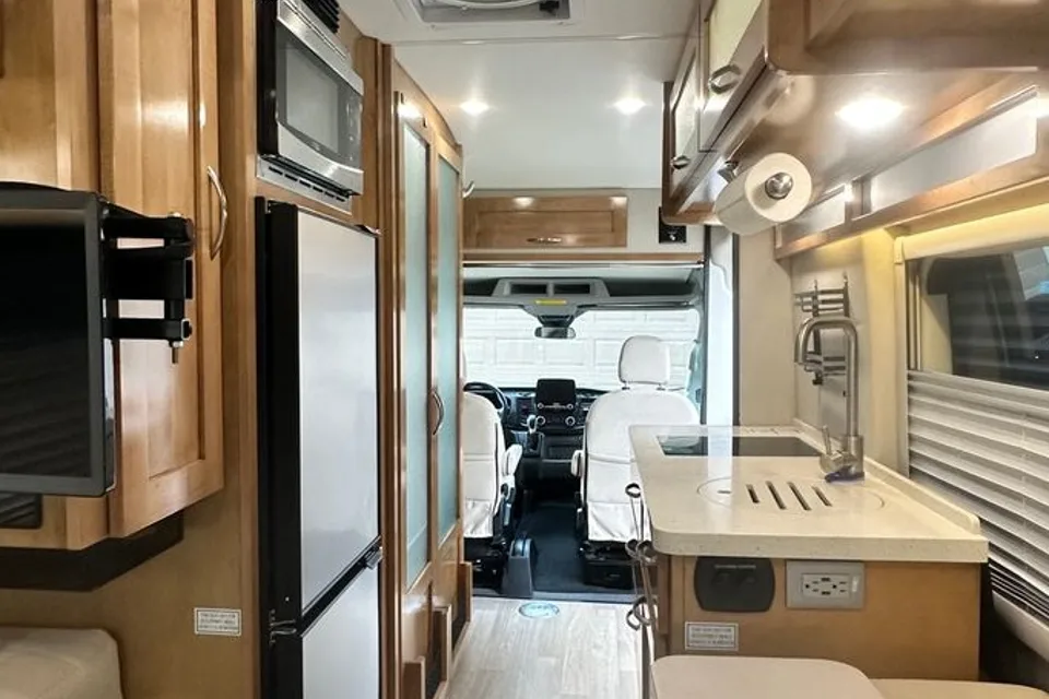 Cocon based on Coachmen Beyond 22C Class B