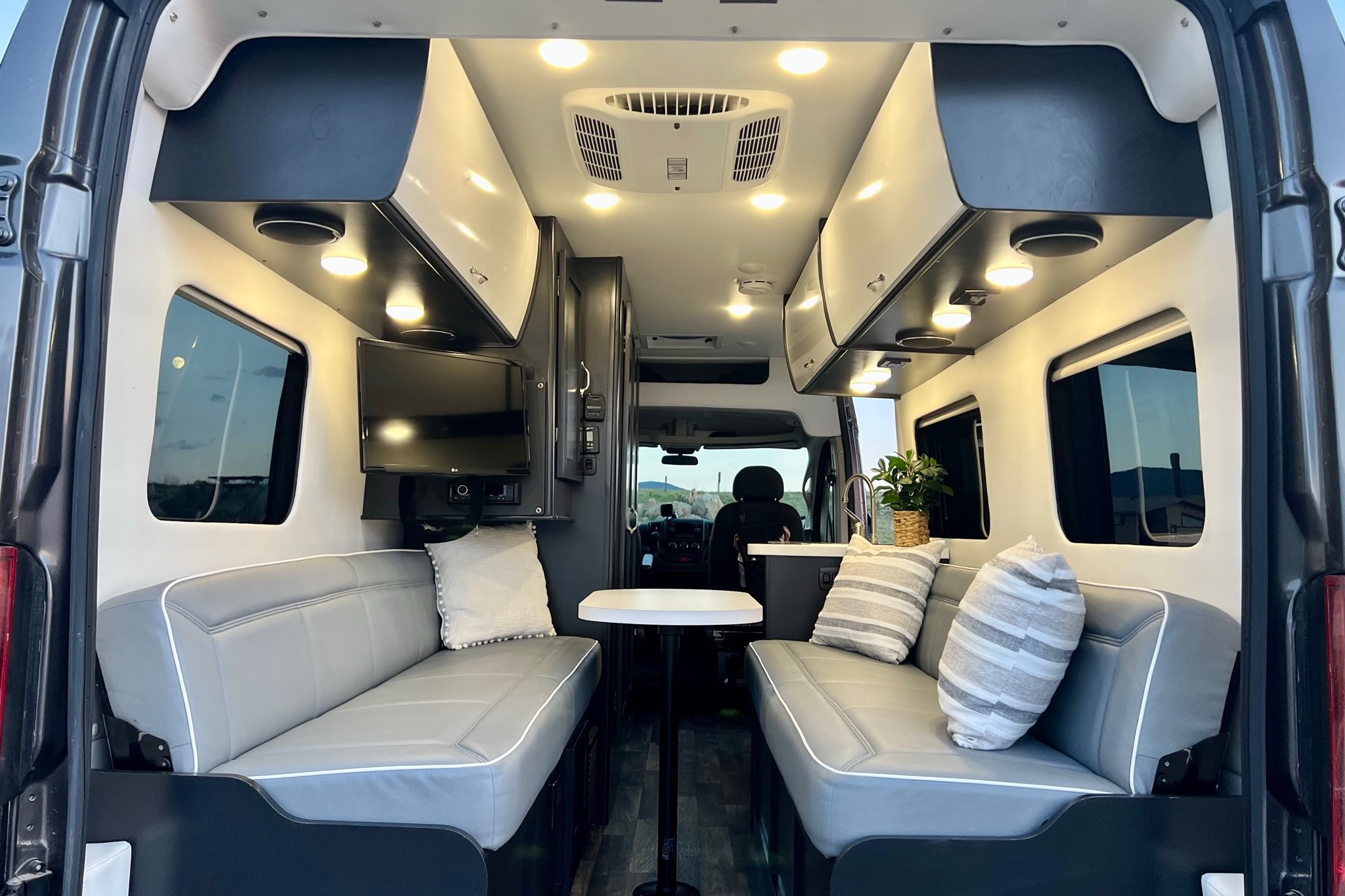 2020 REGENCY National Traveler aka GENESIS 